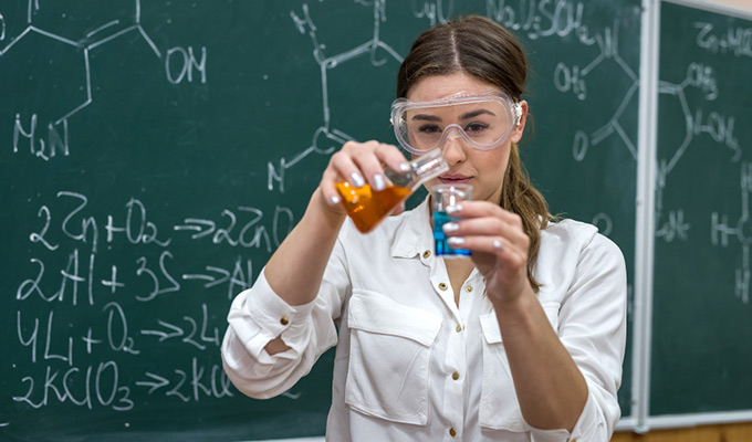 ترغیب کودکان به یادگیری شیمی